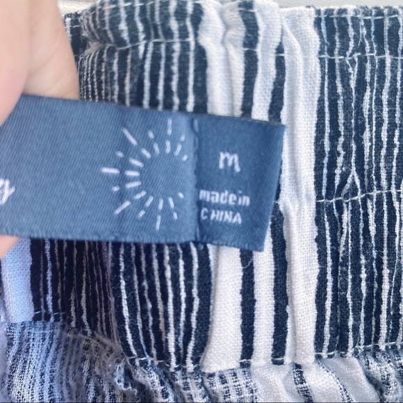 Striped linen Shorts Size Medium - Picture 6 of 10